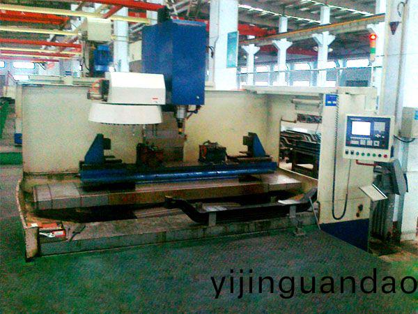 前(qian)軸十孔加工專用立式加工