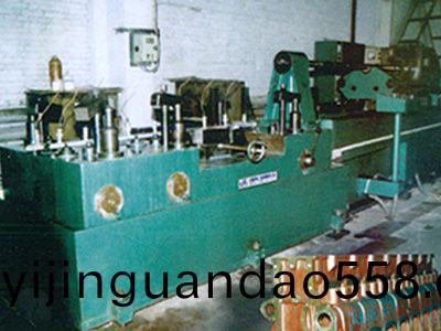 柴(chai)油機缸體凸輪(lun)軸孔精鉸(jiao)組郃機牀